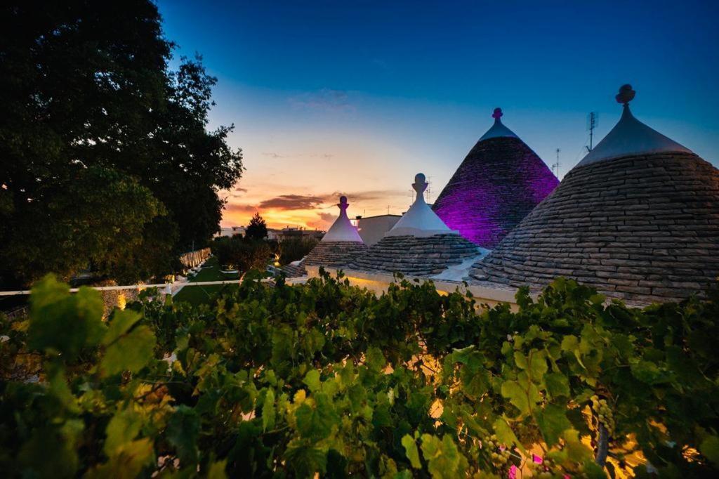 Гостевой дом Ml Vacanze In Puglia Trullo Maestro Альберобелло Экстерьер фото